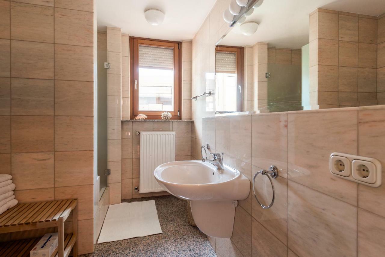 Rozna Dolina Apartment Ljubljana Eksteriør billede
