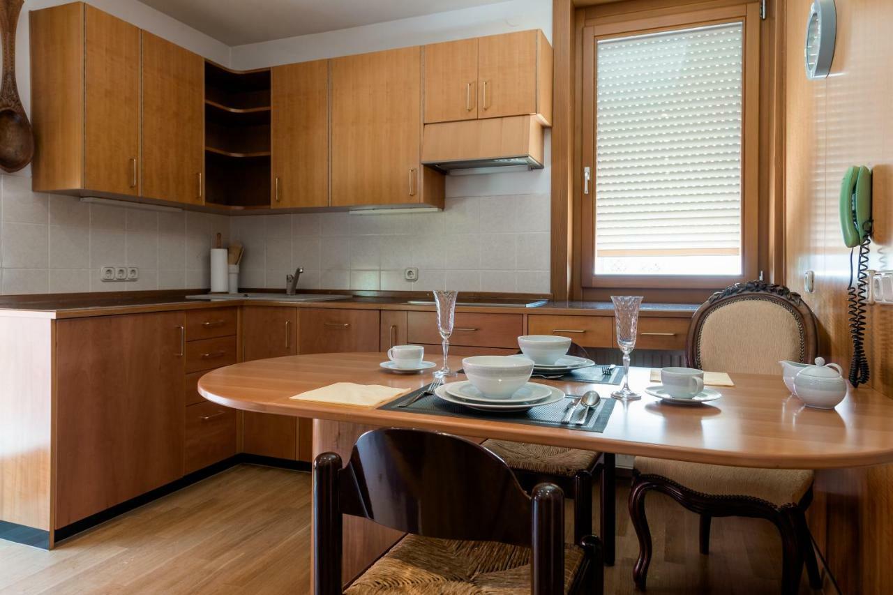 Rozna Dolina Apartment Ljubljana Eksteriør billede